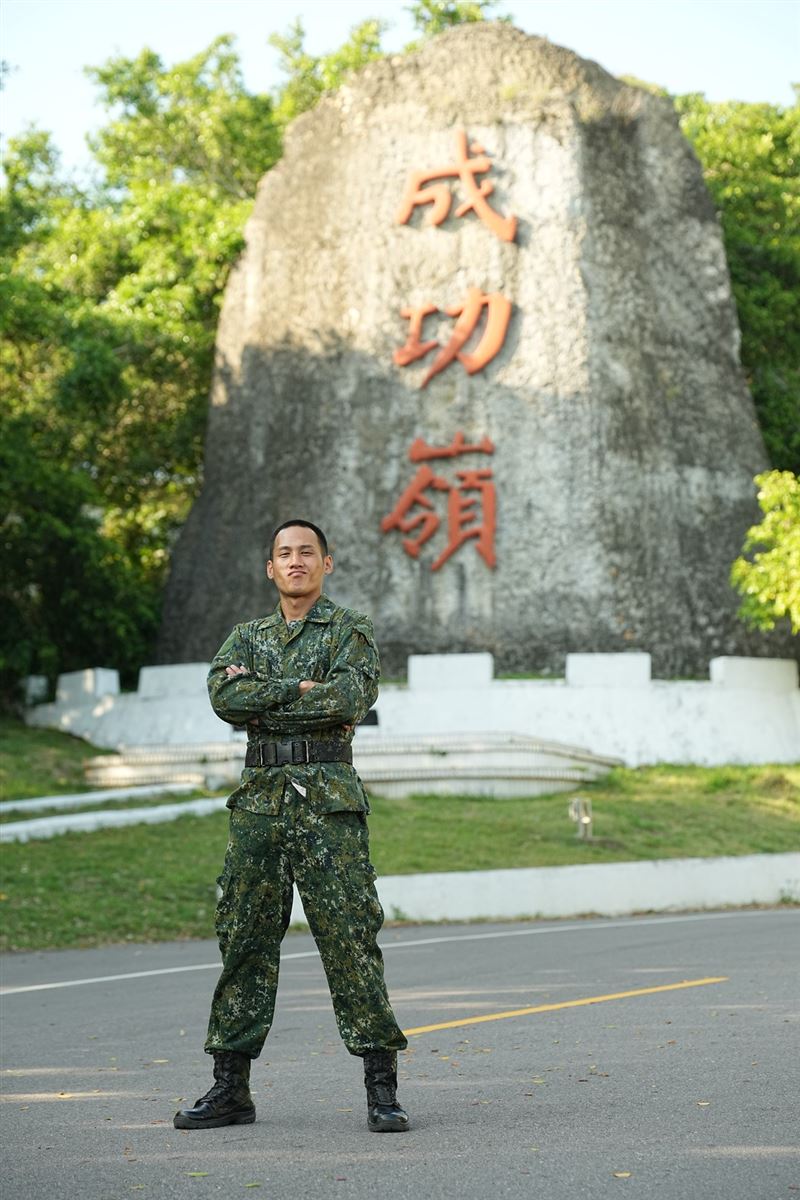 阿夫當兵隨身帶筆記本紀錄心情（圖／台視提供）