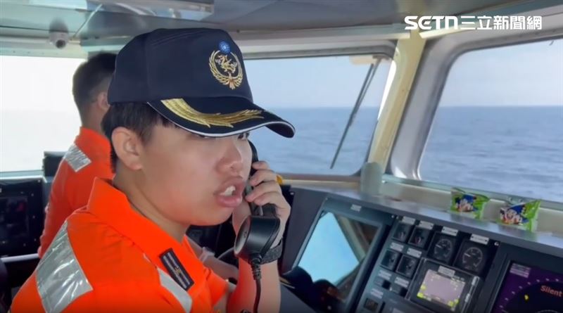 中國海警船進入台灣水域，海巡廣播要求駛離。（圖／海巡署金馬澎分署提供）