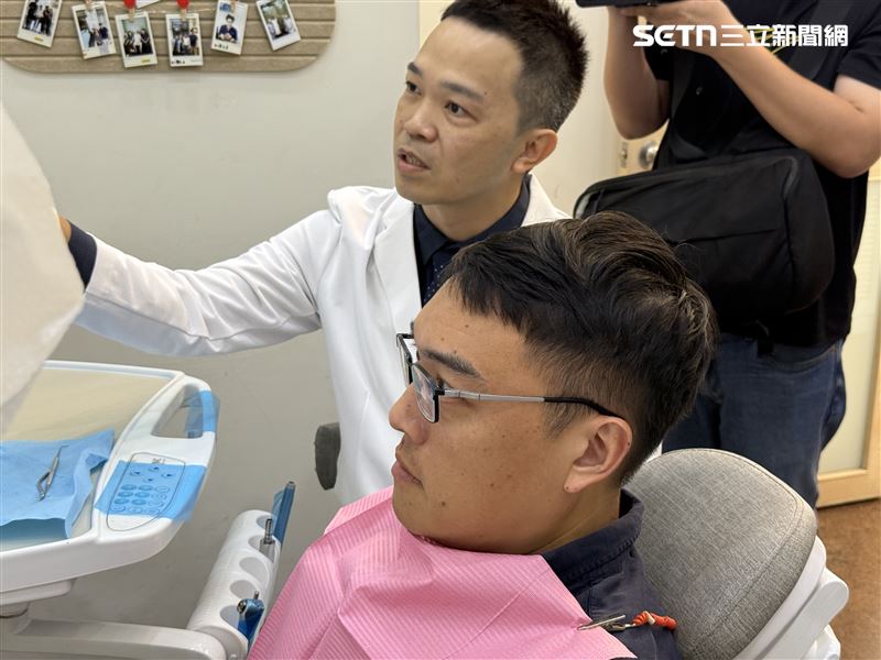 李先生因為嚴重戽斗上門求診，其他診所宣告需開刀，原本一度打退堂鼓。（圖／翻攝畫面）