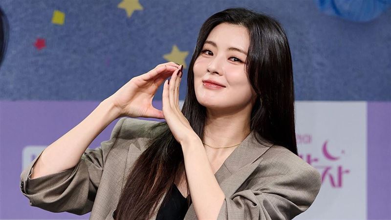 李光洙不要看！女友李先彬認了外貌全輸他