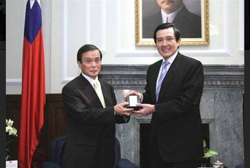 AIT近日拋出台灣主權未定論，16年前日本駐台灣代表齋藤正樹，在台灣做過同樣的主張，但是遭到了當時馬英九政權的嚴厲打壓，被迫辭官。（圖／翻攝自矢板明夫臉書）