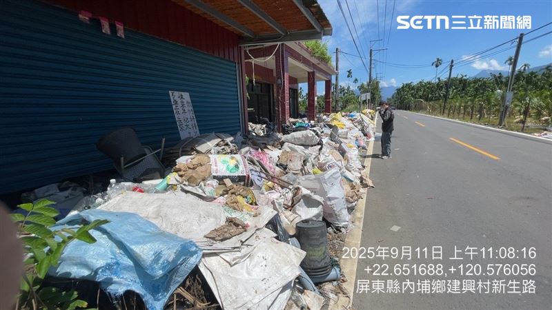 屏東米奇屋原本髒亂不堪，11名清潔隊員花5小時清出13.8噸垃圾。（圖／翻攝畫面）