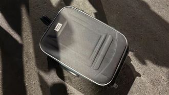 飛來橫禍！華中橋「天降行李箱」砸中騎士