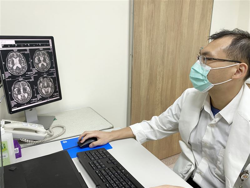 醫師表示，感染隱球菌的初期症狀不容易發現，容易跟感冒、中風或失智搞混。(圖／台中榮總提供)