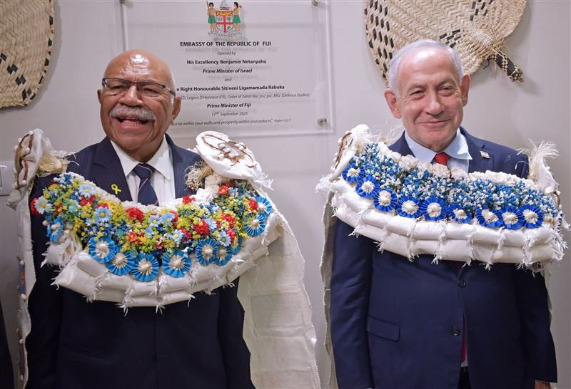 斐濟總理拉布卡(左)與以色列總理納坦雅胡(右)。（圖／翻攝自X平台 @Fiji_MOFA ）