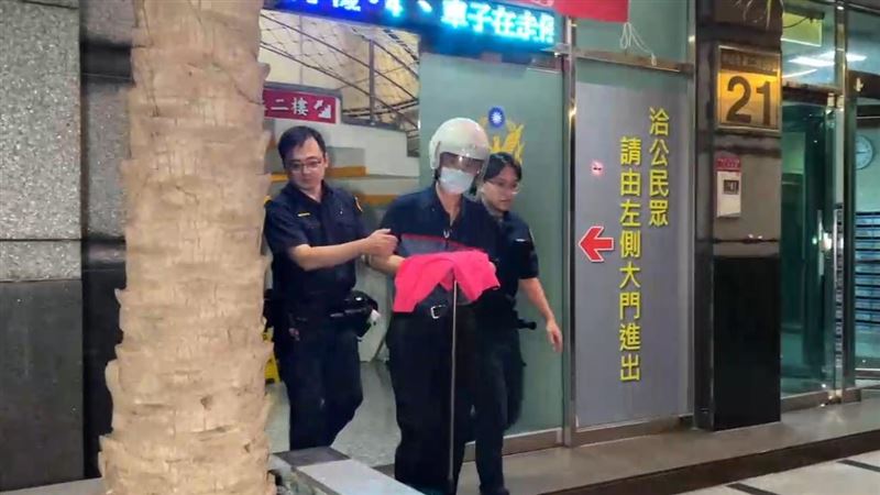 男子做「陰莖增大手術」身亡，醫師丁斌煌遭送辦。（圖／翻攝畫面）