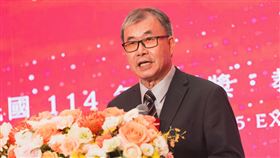 教師節前夕，教育部今（18日）舉行114年師鐸獎、教育奉獻獎及資深優良教師表揚大會，教育部長鄭英耀允諾行政減量、年底提新方案。（圖／教育部提供）