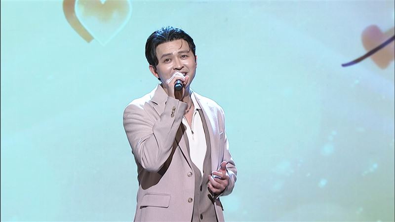 李子森帶來黃品源經典曲〈小薇〉(圖／中視提供)