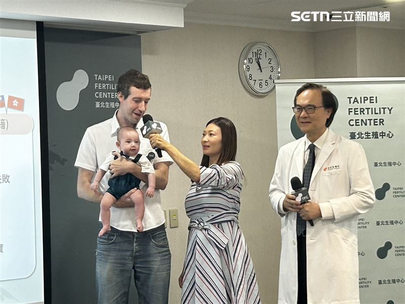 Keiko的先生（左）則感性說到，感謝妻子的堅持，才能讓他們圓夢得子。（圖／記者簡浩正攝影）