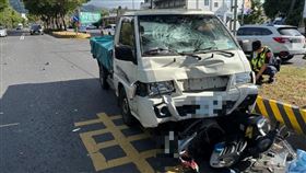 宜蘭,機車,追撞,車禍,貨車,切換車道。（圖／翻攝畫面）
