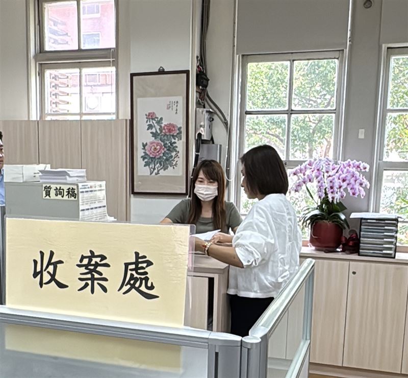 「美濃大峽谷」引發熱議，邱議瑩提案修法阻擋盜採砂石。（圖／邱議瑩國會辦公室提供）