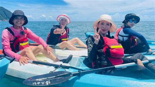 宜蘭錄到一半出事了　黃鐙輝翻船重摔海裡