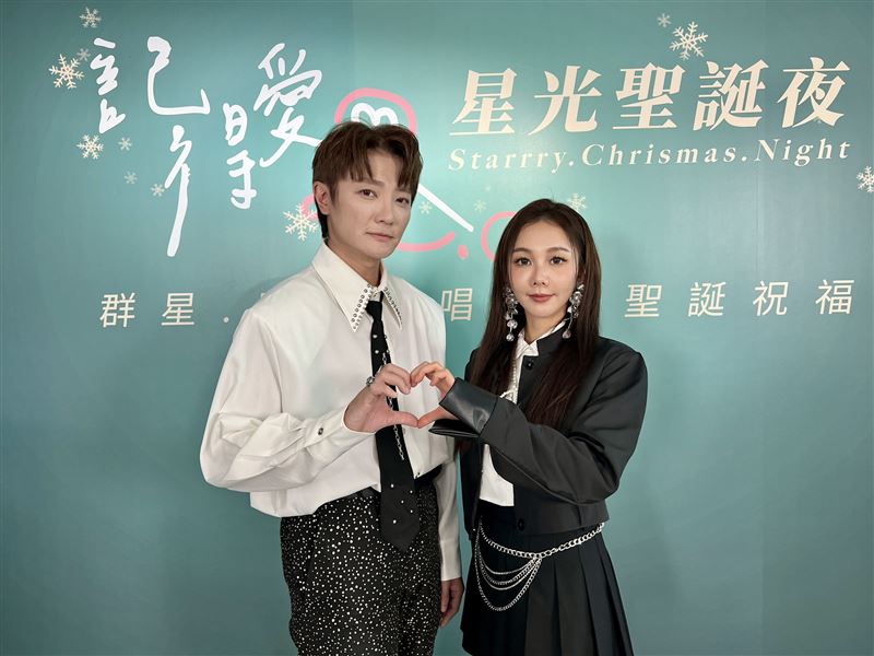 阿沁老師（左）交好楊婷婭（圖／紅心字會提供）
