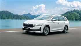 Octavia Combi 2.0 TSI 4x4性能旅行車。（圖／Škoda提供）