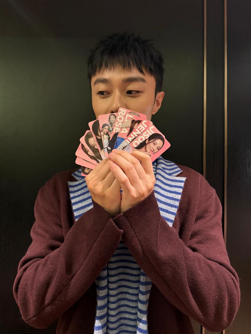 施柏宇收到BLACKPINK限量聯名週邊。（圖／施柏宇工作室提供）