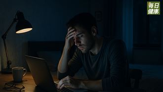 熬夜不只影響免疫力！中醫曝「這段時間」最易傷肝膽