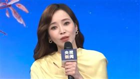 侯佩岑參加央視的節目錄製。（圖／翻攝自微博）