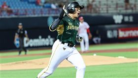 台鋼雄鷹吳念庭炸裂本季第2轟。（圖／台鋼雄鷹提供） 