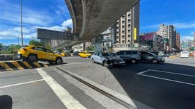 車禍,新店,老翁,誤判,駕駛,視力