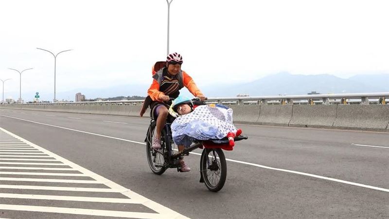 腦麻兒小比離世！台8男神曾陪跑三鐵哀悼