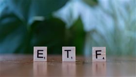 匯率風險則是投資以外幣計價的債券時，當新臺幣匯率變動可能造成的潛在損失。目前證交所掛牌的債券ETF，均為投資外幣計價的債券。（示意圖／PEXELS）