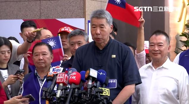 張亞中登記參選國民黨主席前受訪。（圖／翻攝畫面）