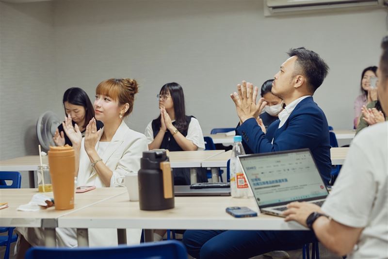 張琳（左）跨足自媒體與個人品牌經營。（圖／GET團購學院提供）