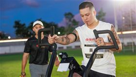 星二代黃遠心率狂飆，現場情況危急。（圖／好看娛樂提供）