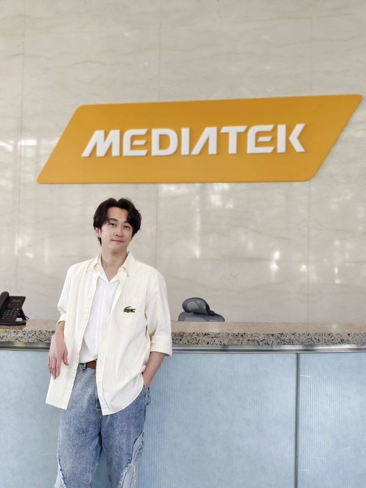 陳漢典出席聯發科演講，爆料與Lulu跟憲哥的「報備時刻」。（圖／翻攝陳漢典臉書）