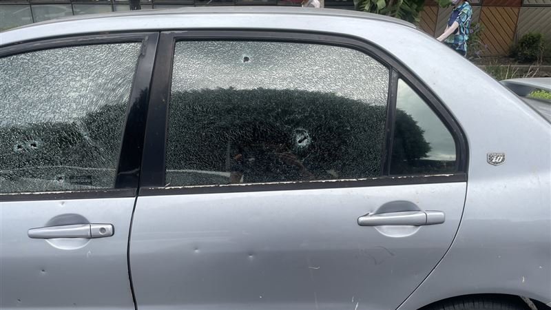 汽車停板橋福德宮旁遭開23槍　警追查中