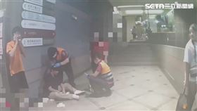 北市蕭姓碩士生在捷運大安站出口遭毆，警循線逮捕馬男並查扣三節鞭。（圖／翻攝畫面）