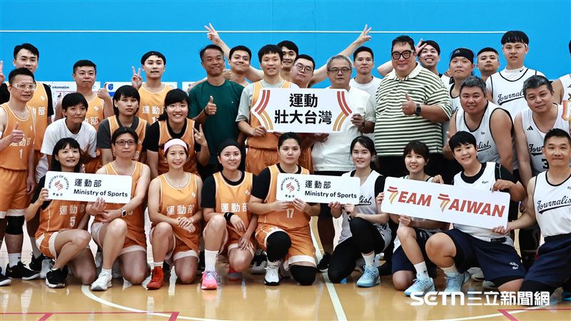 運動部長李洋參加新聞盃賽事和體育記者打友誼賽。（圖／記者劉彥池攝影）