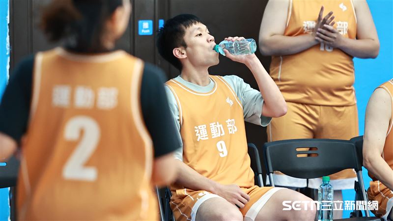 運動部長李洋參加新聞盃賽事和體育記者打友誼賽。（圖／記者劉彥池攝影）