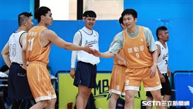 運動部長李洋參加新聞盃賽事和體育記者打友誼賽。（圖／記者劉彥池攝影）