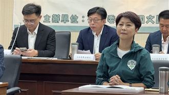 陳亭妃未受邀現身記者會　郭國文愣問一句