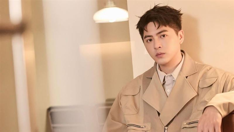 男星赴中遭男高層灌醉 帶回飯店險被硬上