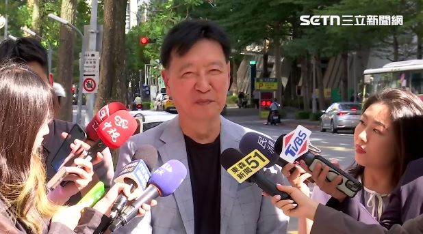 趙少康接受媒體聯訪回應國民黨主席選舉。（圖／翻攝畫面）