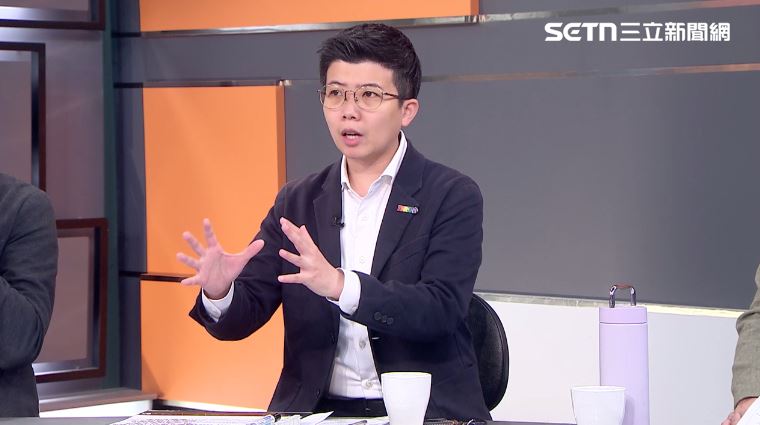 苗博雅解析法律基本概念。（圖／前進新台灣）