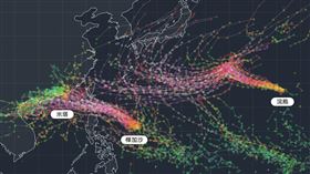 樺加沙颱風的路徑，歐洲模式系集圖預報結果逐漸收斂，它通過巴士海峽的機率最高；浣熊颱風則暫不明朗。（圖／翻攝自台灣颱風論壇｜天氣特急臉書）