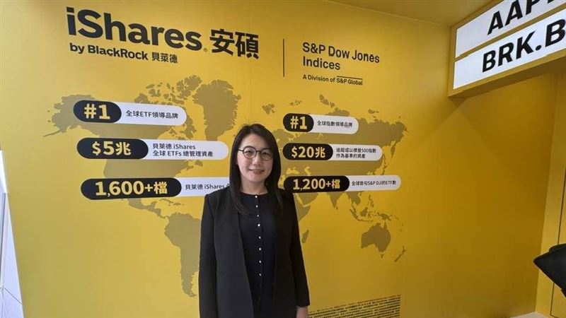 貝萊德iShares限時快閃店於信義區登場，結合互動體驗推廣ETF知識，並迎接首檔在台發行的「009813安碩標普卓越50 ETF」，聚焦美國市值前50大企業，提供投資人長期資產配置的新選擇。圖為貝萊德投信董事長謝宛芝出席信義區iShares限時快閃店，迎接首檔ETF發行。（圖／記者師瑞德攝影）