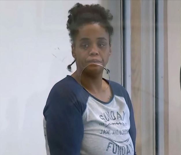 皮涅達將老婦推下公車後變裝落跑，仍遭警方逮捕到案。（圖／翻攝自IG@spicyboston）