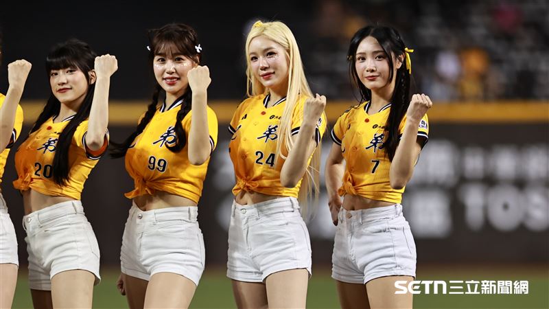 PS女孩韓籍成員金渡兒（左2）、李丹妃（右2）瘦身有成。（圖／記者劉彥池攝影）