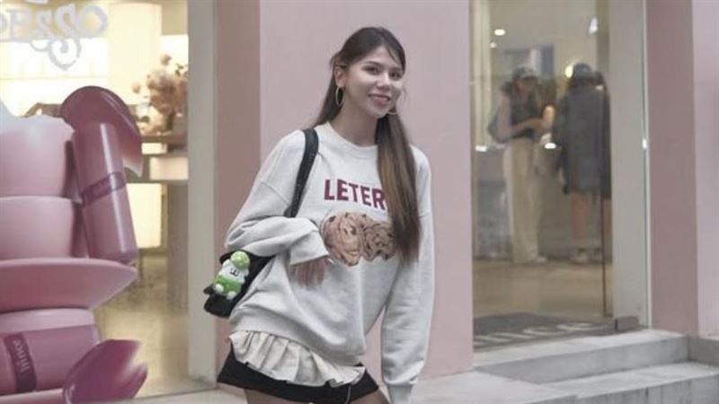 拋震撼彈離婚　蕾菈上空全裸曬大尺度片