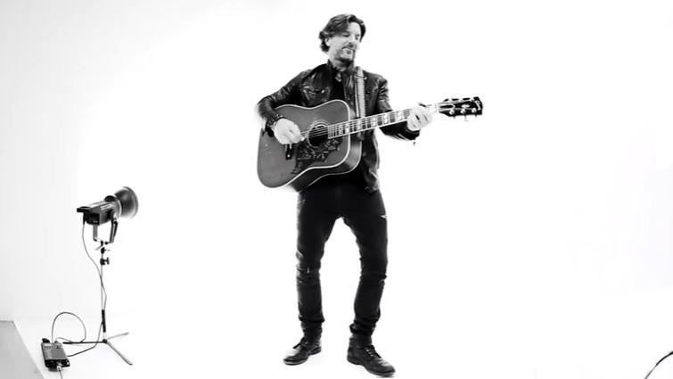 驚傳墜機身亡　大咖歌手一家三口全罹難