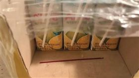 有民眾買飲料拜完普渡後還拿去賣場退貨，遭網友批缺德。（圖／翻攝臉書社團／Costco好市多 商品經驗老實說）