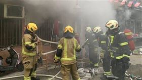 基隆市中正路、一處5層樓民宅發生火警。（圖／翻攝畫面）