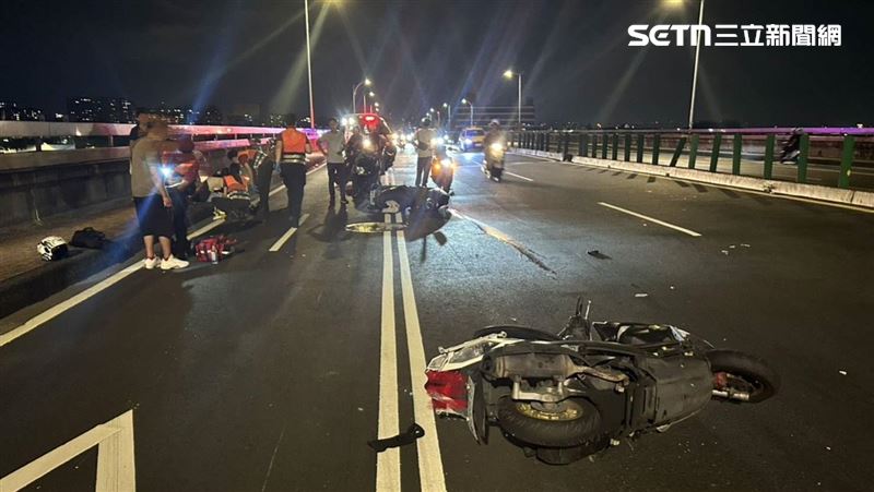 民權大橋5車連環撞　5騎士1乘客受傷送醫