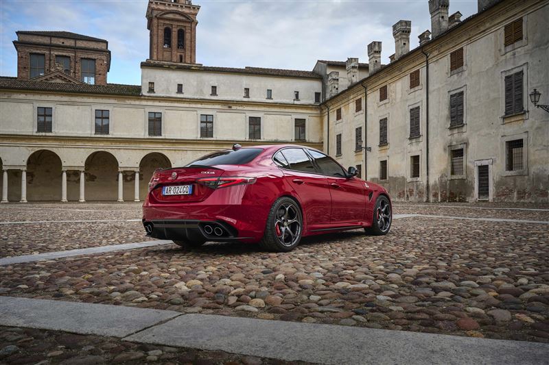 Alfa Romeo Giulia Quadrifoglio，在德國《SPORT AUTO AWARD》讀者票選中奪下亮眼佳績。（圖／Alfa Romeo提供）