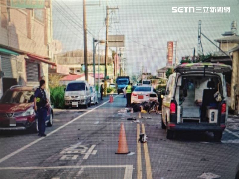 南投埔里鎮接連發生死亡車禍，徐姓騎士闖紅燈挨撞喪命。（圖／翻攝畫面）