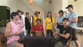 吳宗憲、KID跟坤達在澎湖出外景。（圖／《綜藝玩很大》提供）